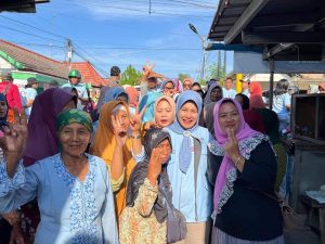 Paslon 02 Bojonegoro Setyo Wahono-Nurul Azizah Sapa Pedagang Pasar