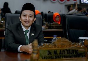 Aly Taufiq, Doktor Muda Asal Bojonegoro Anak Guru Ngaji Sukses Jadi DPRD Provinsi Banten