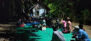 Gelar Doa Bersama di Makam Wali Kidangan Malo, Bukti Bakti Relawan Wahono-Nurul