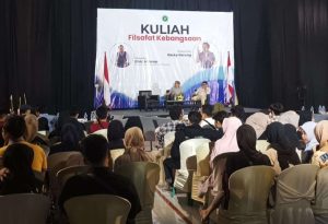 Berikan Kuliah Non Formal Rocky Gerung Soroti Pilkada Bojonegoro 