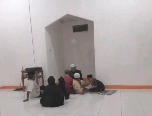 Sudah ke 238, Universitas Al Falah Assunniyah Kencong Jember Beri Uang Saku Guru Ngaji