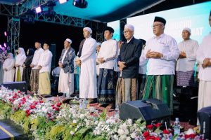 Puluhan Ribu Jamaah Padati Acara Unugiri Bersholawat Bersama Habib Ali Bin Zainal Abidin Assegaf 