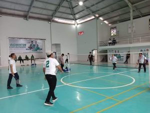 Setyo Wahono Ajak Addin Jauharuddin Ketua Umum PP GP Ansor Main Fun Badminton