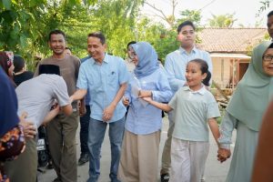 Setyo Wahono Nyoblos di Desa Kelahiran Dolokgede