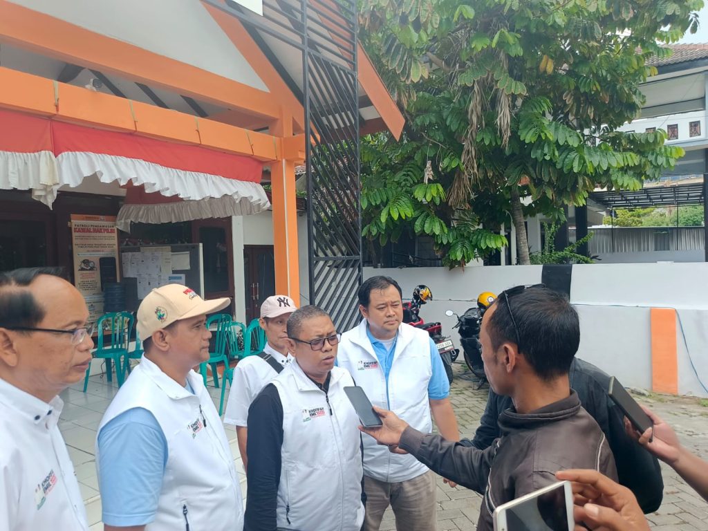 Dirasa Hambat Kampanye, TPD Khofifah Emil Datangi Bawaslu Bojonegoro, Tanyakan SE Nomor 111