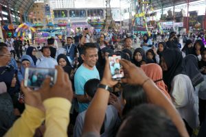 Tertib, Ribuan Muda-Mudi Bojonegoro Hadiri Gebyar Milenial dan Gen Z Bersama Wahono-Nurul