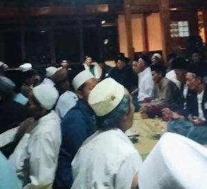 Dengan Bacaan Sholawat Ashonaka, Kiyai dan Santri Padepokan PKBA Woro Siap Menangkan Wahono-Nurul