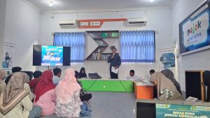 Bagi Spirit Produktif Menulis, Arusgiri dan Griya Cendekia Unugiri Gelar Bedah Buku Falsafah Menulis