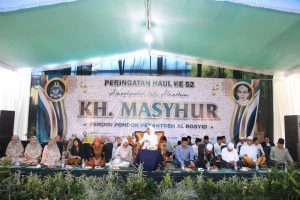 Khitmat, Ribuan Pengunjung Hadiri Peringatan Haul KH. Masyhur Pendiri Ponpes Al-Rosyid ke-52