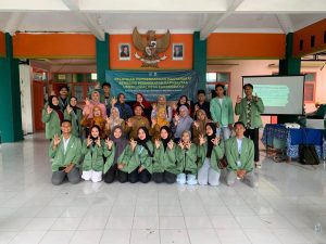 Tingkatkan Daya Saing UMKM, Mahasiswa Unugiri Gelar Pelatihan Digital Marketing