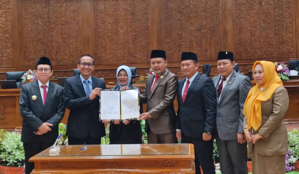 Di Rapat Paripurna DPRD Bojonegoro, Abdulloh Umar: Tenang Mas Wahono Kita Semua Sudah Ada di sini