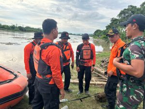 Niat Mencari Kayu Bakar, Seorang Warga Kanor Terpeleset dan Terbawa Arus Sungai Bengawan Solo