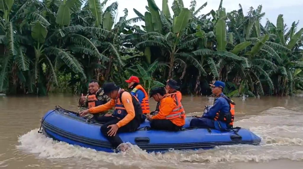 Sampai Bendung Gerak Babat, Pencarian Warga Kanor Yang Tenggelam Belum Ditemukan