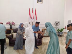 Halal bi Halal bersama ASN dan Warga, Bupati dan Wabup Bojonegoro Gelar Open House Idul Fitri