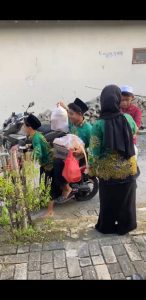 Perkuat Silaturahim dan Bangun Rasa Empati PR IPNU-IPPNU Cangaan Bagikan Takjil