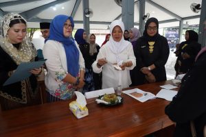 RS Muslimat NU Muna Anggita Dukung Semangat Kartini Lewat Lomba Masak dan Atraksi Api 