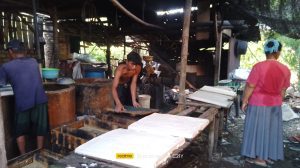 Rupiah Melemah Harga Kedelai Naik: UMKM Tahu Bojonegoro Terpukul