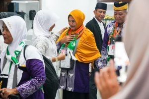 Bupati dan Wakil Bupati Bojonegoro Berangkatkan Calon Jama’ah Haji Asal Bojonegoro