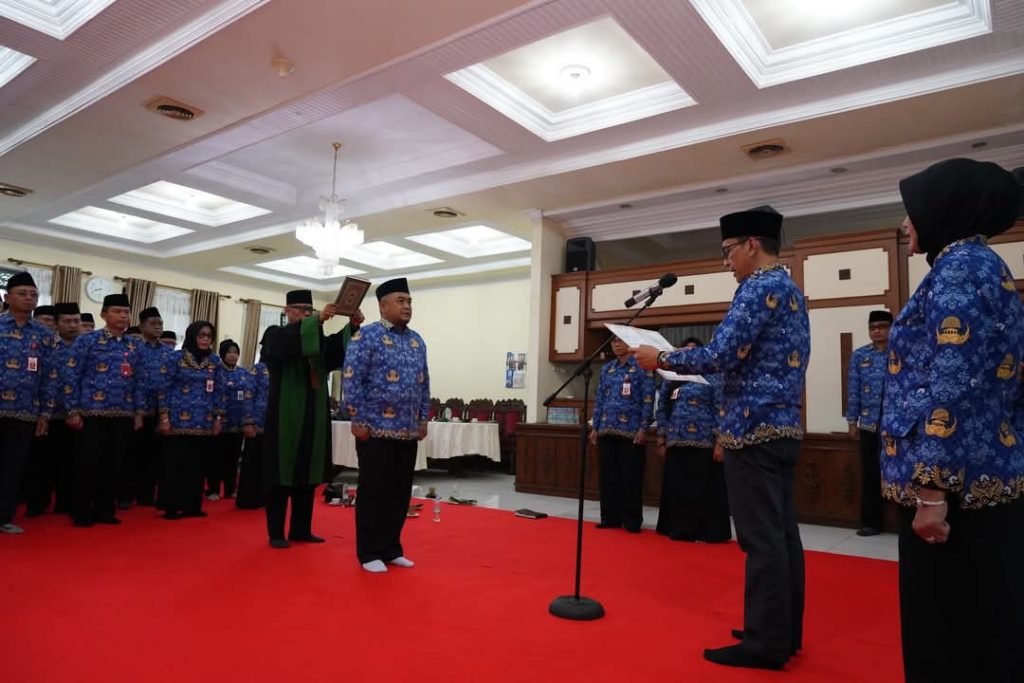 Andik Sudjarwo Dilantik Jadi Pj Sekda Bojonegoro, Bupati dan Wabup Tekankan Profesionalisme dan Sinergi OPD