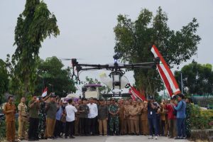 Bupati Bojonegoro Hadiri Peluncuran Drone Pertanian di Sarirejo