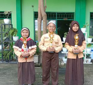 Tiga Siswa MI Al Hidayah Pacul Sabet Juara 1 Porseni Kabupaten Bojonegoro, Siap Tanding di Tingkat Provinsi