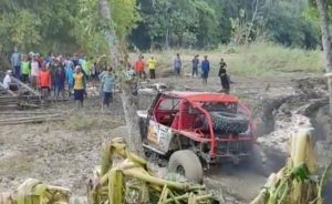 Keren, Dengan Kerjasama yang Baik IOF Berhasil Evakuasi Besi Jlurug Bersama BPBD Bojonegoro dan Warga