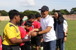 Hadiri Final Piala Suratin, Bupati Berkomitmen Majukan dan Perbaiki Infrastruktur Olahraga Bojonegoro