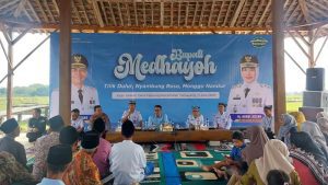 Medhayoh di Temayang: Bupati Bojonegoro Tanam Cabai dan Berdialog tentang Potensi Wisata Lokal Dengan Warga