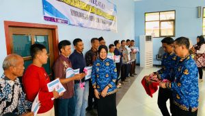 Wakil Bupati Bojonegoro Serahkan Bantuan Alsintan Kepada Kelompok Tani dan Gapoktan 