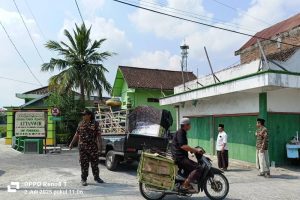 Ustad Mansyur Hammam Dewan Masyayikh Ponpes Attanwir Wafat, Banser Sumberrejo Bantu Pengamanan Jalannya Pemakaman