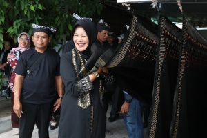 Di Samin Festival ke 9, Wabup Nurul Azizah Minta Pelestarian Nilai Luhur Samin sebagai Identitas Bojonegoro