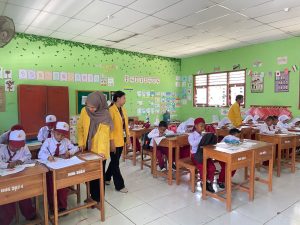 Kelompok 18 KKN-T Unigoro Ajarkan Materi Geopark Kayangan Api Di Tiga Sekolah 