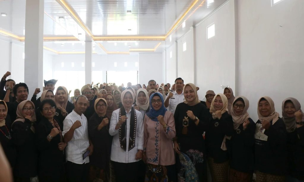 Dorong Inovasi hingga Ekspor, Wabup dan Ketua Dekranasda Bojonegoro Beri Semangat untuk Asosiasi Handicraft Jawa Timur