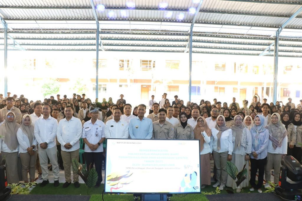 Bupati Bojonegoro Buka KKM IKIP PGRI 2025: Mahasiswa Harus Jadi Motor Penggerak Desa