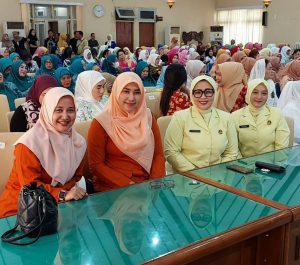 Ketua IKAWARA DPRD Bojonegoro Ajak Stop Pernikahan Dini dan Tekan Perceraian di Seminar Karakter Positif Wanita