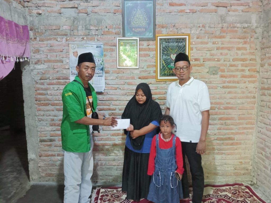 Kerjasama dengan PCINU Brunei, GP Ansor Jatim Beri Beasiswa Putri Banser di Bojonegoro
