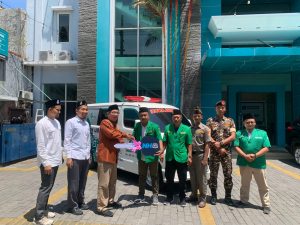 Dipandang Bermanfaat, Nurul Hayat Hibahkan Ambulan Pada GP Ansor Ranting Jombang