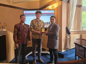 Keliling Empat Negara Eropa, Pimpinan Unisla Jajaki Peluang Kerjasama