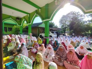 Ikut Berduka Ambruknya Musala Ponpes Al Khoziny, Santri Ponpes Al Munawwar Kunci Gelar Sholat Ghaib dan Kirim Santunan Duka