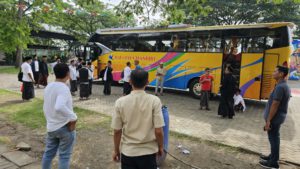 Puluhan Santri Bojonegoro Berangkat ke Surabaya, Ikuti Aksi #JagaPesantren Bela Kiai