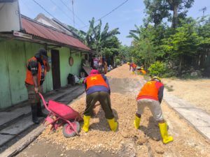 Beri Manfaat Langsung ke Warga, Pembangunan Infrastruktur Jalan di Desa Mojoranu-Dander