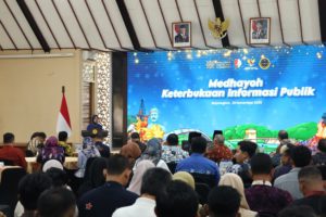 Wabup Nurul Azizah Tegaskan Komitmen Keterbukaan Informasi Publik di Sarasehan Medhayoh Bojonegoro
