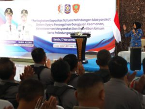 Nurul Azizah Tekankan Peran Linmas dalam Stabilitas Keamanan Bojonegoro