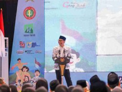 Bupati Bojonegoro Tekankan Kembali Pentingnya Peran Guru dalam Mendidik dan Membentuk Karakter di Momentum Hari Guru Nasional.