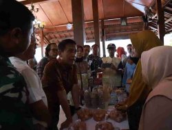 Ringankan Beban Warga, Bupati Bojonegoro Buka Pasar Murah di Tanjungharjo Kapas