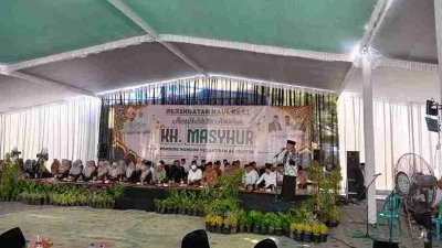 Khitmat, Diikuti Ribuan Pengunjung Pelaksanaan Haul KH. Masyhur Pendiri Ponpes Al-Rosyid ke-53