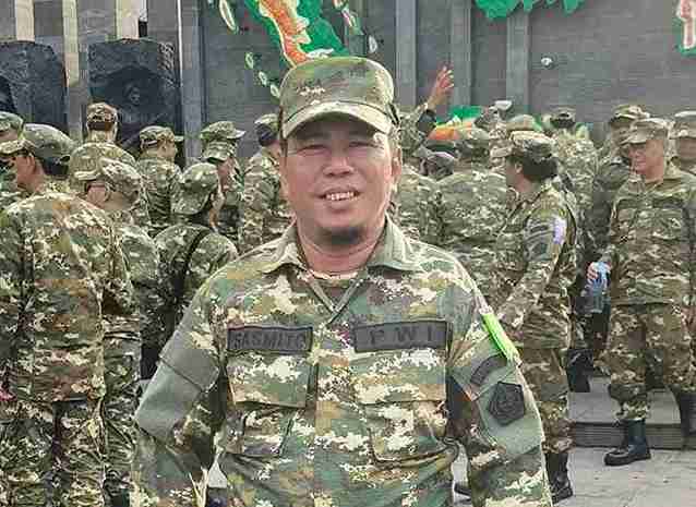Sasmito Anggoro, Ketua PWI Kabupaten Bojonegoro, mengenakan seragam bela negara saat mengikuti Retreat Wawasan Kebangsaan Badiklat Kemenhan di Rumpin Bogor