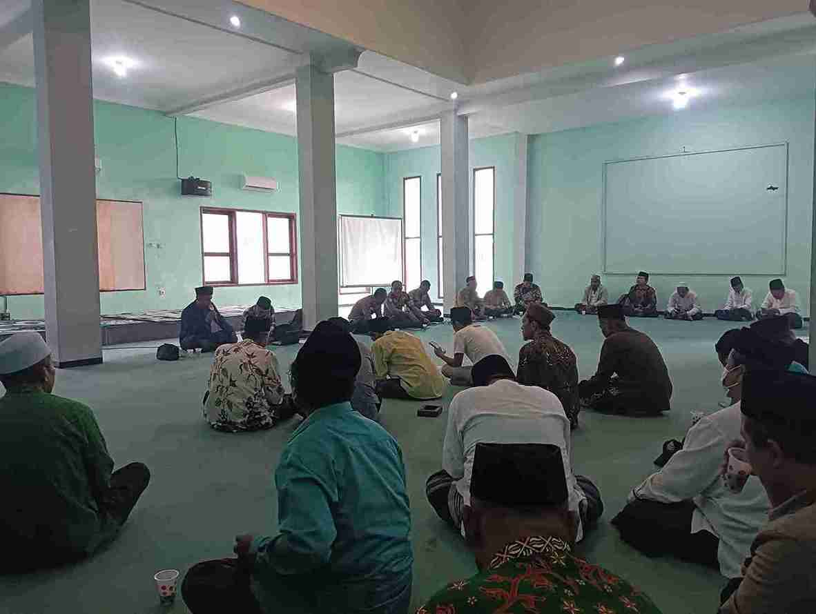 Jajaran PCNU Bojonegoro menggelar checking akhir pemberangkatan jamaah ke Stadion Gajayana Malang di Aula PCNU Bojonegoro