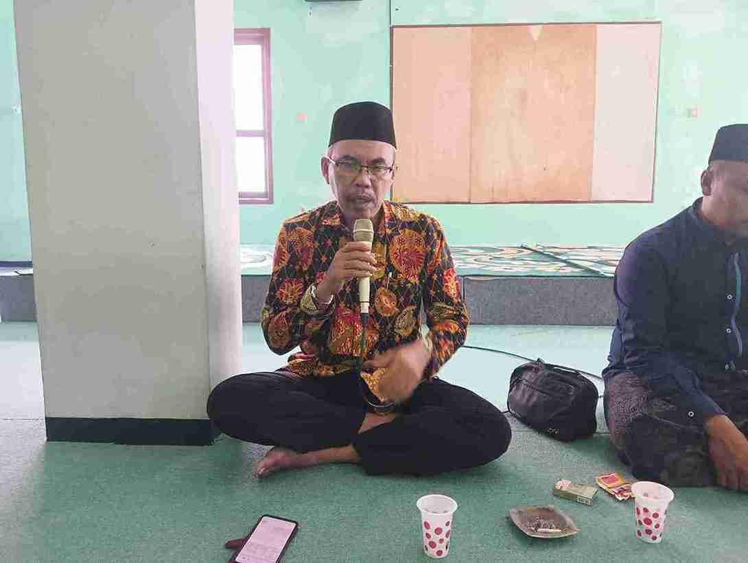 Ketua Lembaga Falakiyah PCNU Bojonegoro Mochammad Charis menyampaikan prediksi awal Ramadhan 1447 Hijriah di Aula PCNU