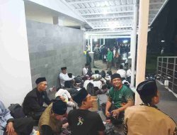 Rombongan PCNU Bojonegoro Transit di Masjid UM Malang, Jamaah Tetap Antusias Meski Hujan Gerimis